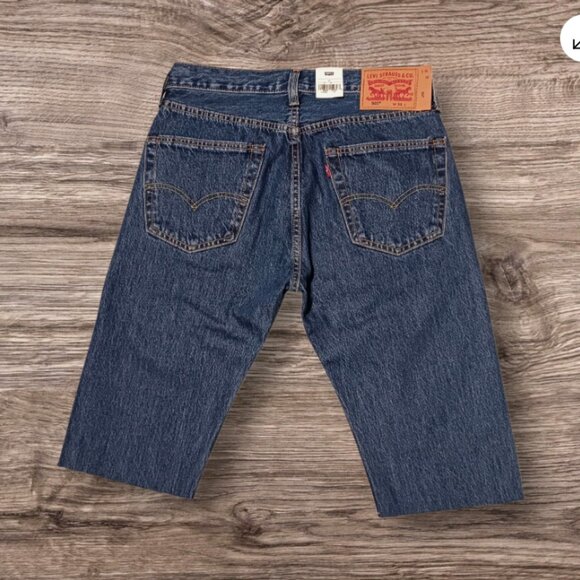 Levi's 501 Premium Denim Shorts Mens 31 Button Fly Cut-off Jeans Medium Wash NEW - Picture 4 of 14